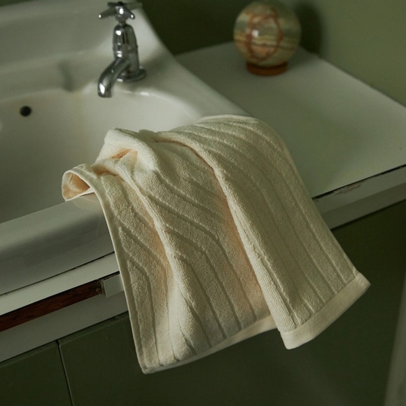 BAINA Other - BAINA Ivory Virginia Organic Cotton Hand Towel [NWT]
